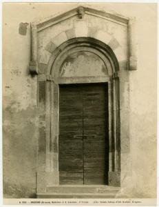 Barzanò (LC) - Chiesa di San Salvatore - portale - affresco