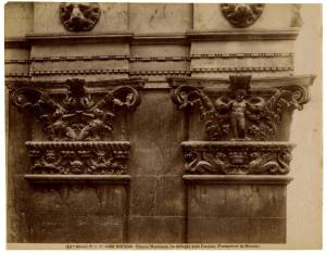 Brescia - Palazzo della Loggia - dettaglio della facciata - capitelli e trabeazione