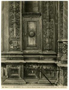 Brescia - Chiesa di Santa Maria dei Miracoli - facciata - dettaglio dei plinti e delle paraste laterali di sinistra