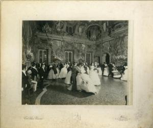 Ritratto di gruppo - Coppie danzanti al Ballo di gala - Milano - Palazzo Litta