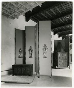 Milano - Castello Sforzesco - Musei Civici - Allestimento BBPR (1956) - Sala 17 (già Sala Verde al primo piano, oggi sala 16) - Esposizione dei mobili