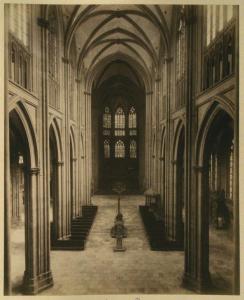 Germania - Ratisbona - Duomo di San Pietro - interno - navata centrale