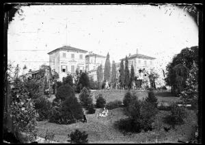 Località non identificata - Villa con parco circostante (Palazzo Borromeo sul Lago Maggiore?)