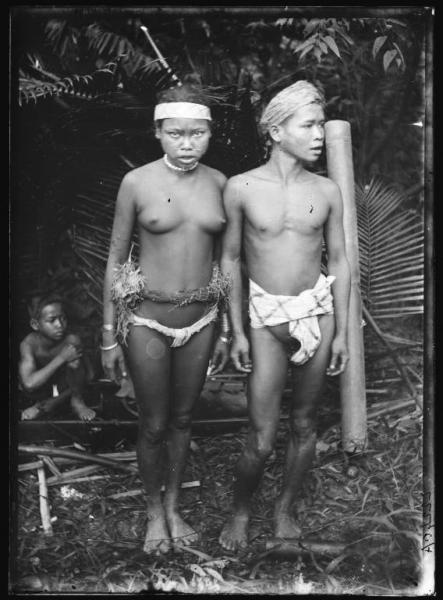 Asia - Malesia - tribù Sakai - coppia di indigeni