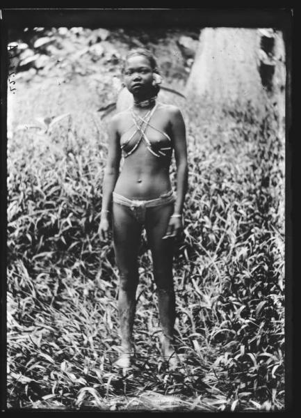 Asia - Malesia - tribù Sakai - giovane indigena