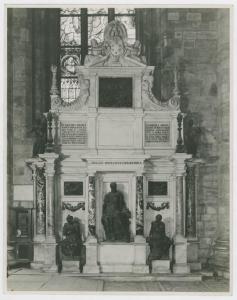 Milano - Duomo - Monumento a Gian Giacomo Medici di Marignano detto il "Medeghino", marmo e metallo (1565) - Leone Leoni