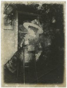 Ritratto femminile - Elvira Lazzaroni seduta di spalle - Interno, casa