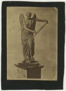 Scultura - Vittoria alata con scudo, già Afrodite - Statua romana in bronzo - Brescia - Museo di Santa Giulia