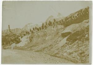 Prima Guerra Mondiale - Gruppo di militari, bersaglieri - Montagna, Gand San Bernardo - Monumento