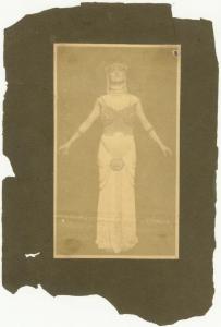 Ritratto femminile - Donna, danzatrice in costume