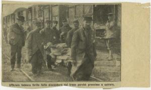 Prima Guerra Mondiale - Gruppo di militari con ferito su una barella - Treno