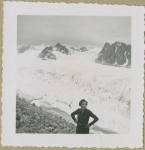 Ritratto femminile - Marieda Di Stefano - Svalbard, isola Spitsbergen - Baia della Maddalena (Magdalenefjorden), fiordo - Ghiacciaio, morena - Montagne