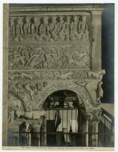 Bassorilievo marmoreo - pulpito - Ultima cena o Scena di banchetto - Maestro della Cena - Milano - basilica di Sant'Ambrogio - navata centrale