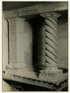 Scultura - colonne della mensa dell'ancona deo Re Magi - scultore ignoto - Milano - bsilica di Sant'Eustorgio - transetto destro