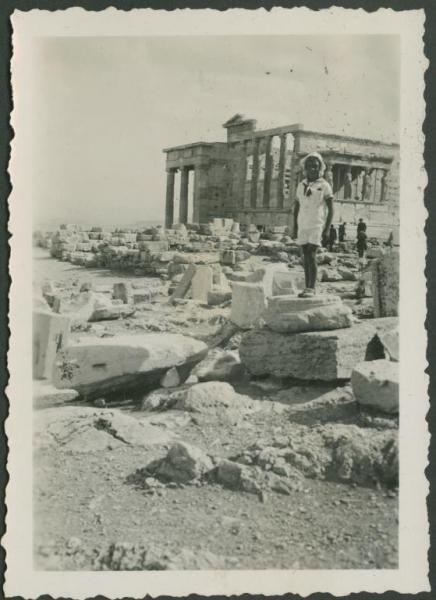 Atene - Acropoli - Eretteo, Tempio di Atena Poliade e Poseidone - Cariatidi - Ritratto infantile - Gigi Bosisio