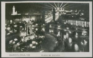Barcellona - Plaza de España - Piazza - Torri veneziane - Fontana - Veduta notturna - Luci