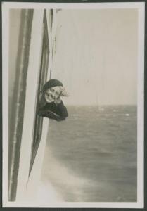Ritratto femminile - Marieda Di Stefano sul piroscafo Rex - Finestrino della nave - Mare - Viaggio - Crociera