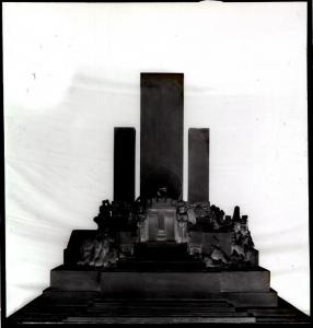 Milano - Palazzo della Permanente - esposizione - Concorso per il monumento ai caduti di Milano - bozzetto n.5