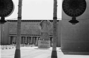 Prima Mostra Triennale delle Terre Italiane d'oltremare - piazzale Roma visto dall'ingresso principale