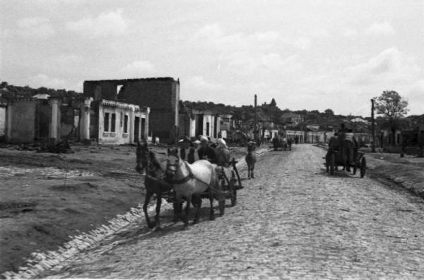 Campagna di Russia. Moldavia - Soroki - carrozze trainate da cavalli