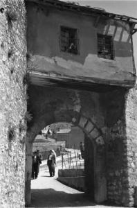 Viaggio in Jugoslavia. Mostar: scorcio sul Ponte Vecchio