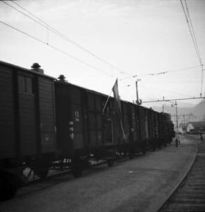 Italia Seconda Guerra Mondiale. Caserma militare di Riva del Garda - partenza della legione croata: scorcio del treno in partenza.