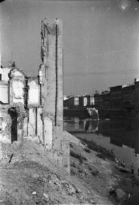 Italia Dopoguerra. Firenze - Il Lungarno distrutto dai bombardamenti