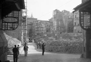 Italia Dopoguerra. Firenze - Il centro storico distrutto dai bombardamenti