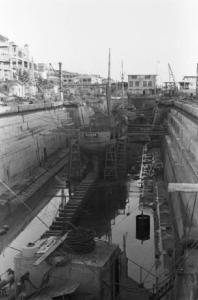Italia Dopoguerra. Genova - Scorcio dei cantieri navali del porto