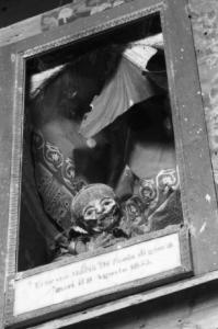 Palermo. Teca con i resti del neonato "Ernesto Maria di Paola di giorni 8. Morì il 9 agosto 1833", conservata presso le catacombe dei frati Cappuccini