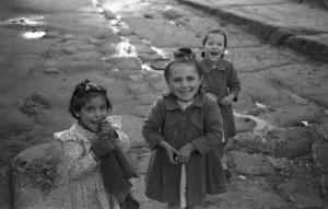 Cangas - tre bambine sorridenti