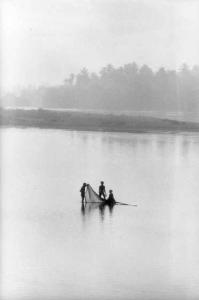 Madras. Fiume Cooum - pescatori