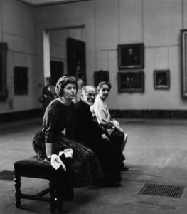 Parigi - l'attrice americana Betsy Blair al Museo del Louvre
