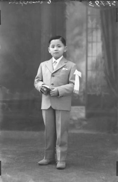 Ritratto maschile - bambino cinese. Prima Comunione.