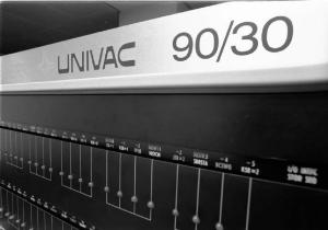 UNIVAC. Amplificatore audio 90/30
