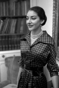 Milano - Abitazione di Maria Callas: interno - Libreria - Poltrone - Ritratto femminile a mezzo busto: Maria Callas (cantante lirica)