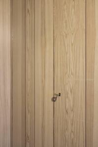 Check in': Jlicilandia's home. Torino - Abitazione: interno - Porta in legno con chiave nella serratura