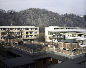 Atlante. Ivrea - Ex Asilo nido Olivetti (architetti Mario Ridolfi, Wolfgang Frankl, 1955-1963) - Veduta dall'alto dell'edificio