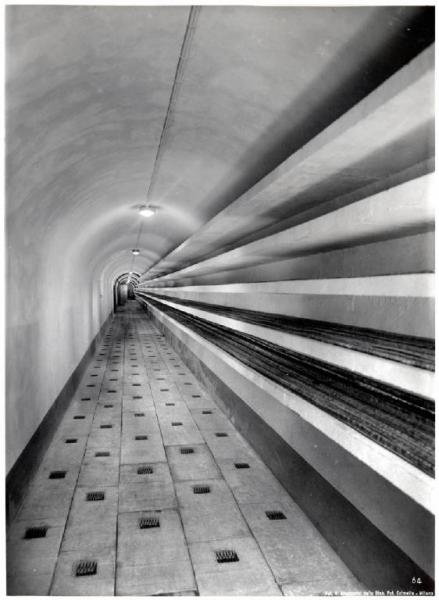 Bressanone - Centrale idroelettrica - Corridoio dei cavi di segmalazione