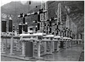 Ala - Centrale idroelettrica - Sottostazione - Interruttori e riduttori