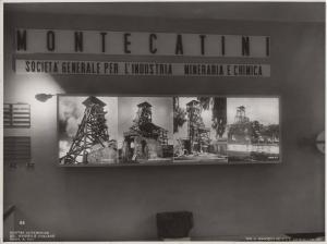 Roma - Mostra autarchica del minerale italiano del 1938 - Padiglione difesa della razza nel settore minerario - Interno