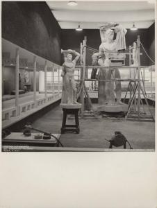 Roma - Mostra autarchica del minerale italiano del 1938 - Padiglione Marmi e Pietre - Sculture