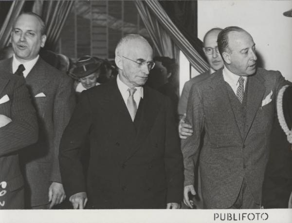 Milano - Fiera campionaria del 1950 - Luigi Einaudi, Carlo Faina e Piero Giustiniani