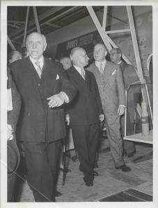 Milano - Fiera campionaria del 1950 - Padiglione Montecatini - Luigi Einaudi, Luigi Gasparotto e Carlo Faina