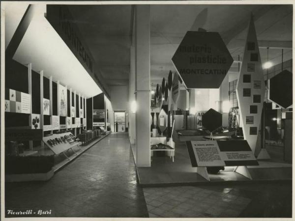 Bari - Fiera del Levante del 1954 - Padiglione Montecatini - Stand materie plastiche
