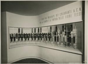 Milano - Fiera campionaria del 1941 - Padiglione Montecatini - Sala ACNA (Aziende colori nazionali e affini)