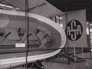 Napoli - Fiera della navigazione del 1954 - Stand Alluminio Spa Asa società mandataria per le vendite Montecatini, Sava e L.L.L. - Scialuppa tipo Fleming in lega Peraluman