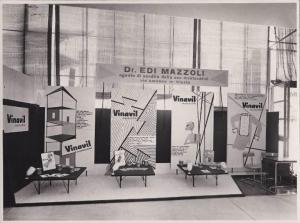 Trieste - Fiera Campionaria del 1954 - Stand dr. Edi Mazzoli agente di vendita della Montecatini - Vinavil - Pannelli pubblicitari