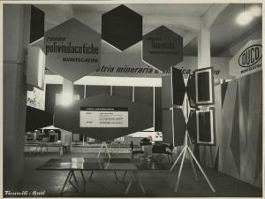 Bari - Fiera del Levante del 1954 - Padiglione Montecatini - Stand resine polvinilacetiche e floururate