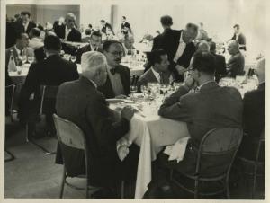 Milano - Fiera campionaria del 1946 - Visita autorità - Luigi Morandi a pranzo
